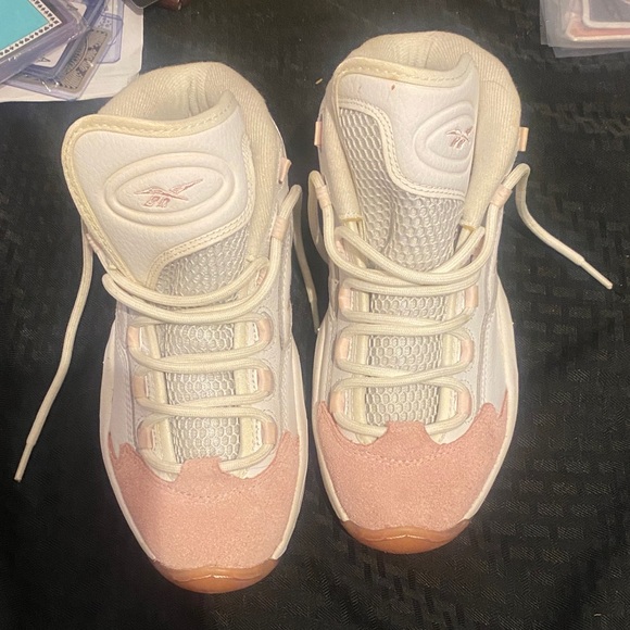 Reebok Shoes - Reebok women’s White and Pink Sneakers size 6